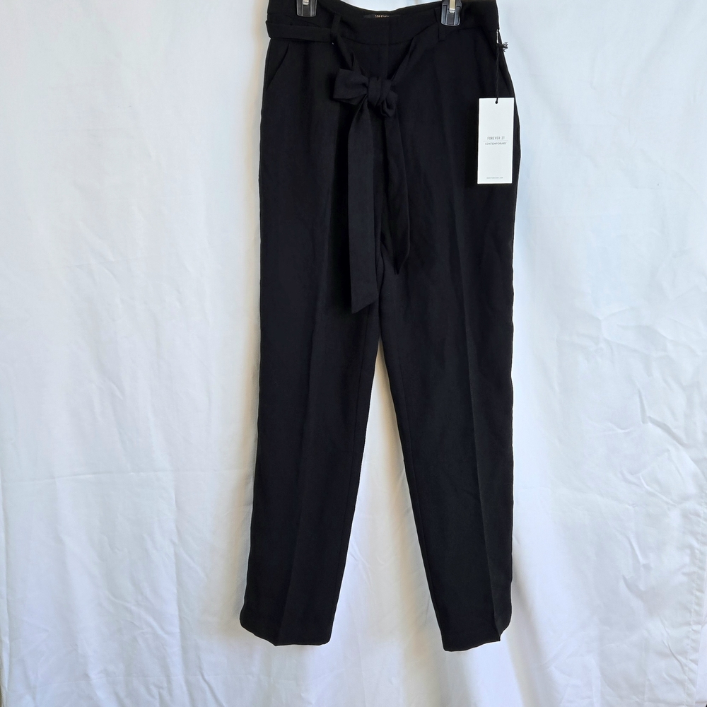 Forever 21 Black High-Rise Tie-Waist Tapered Leg Woven Career Pants Medium NEW